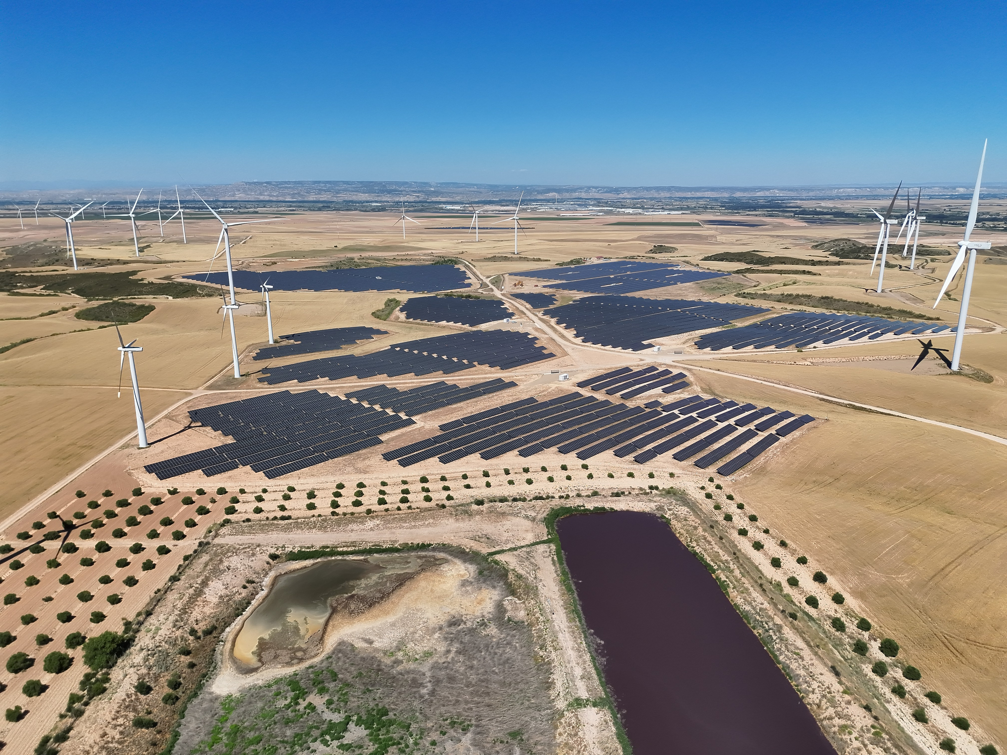 Vista aérea de una planta fotovoltaica